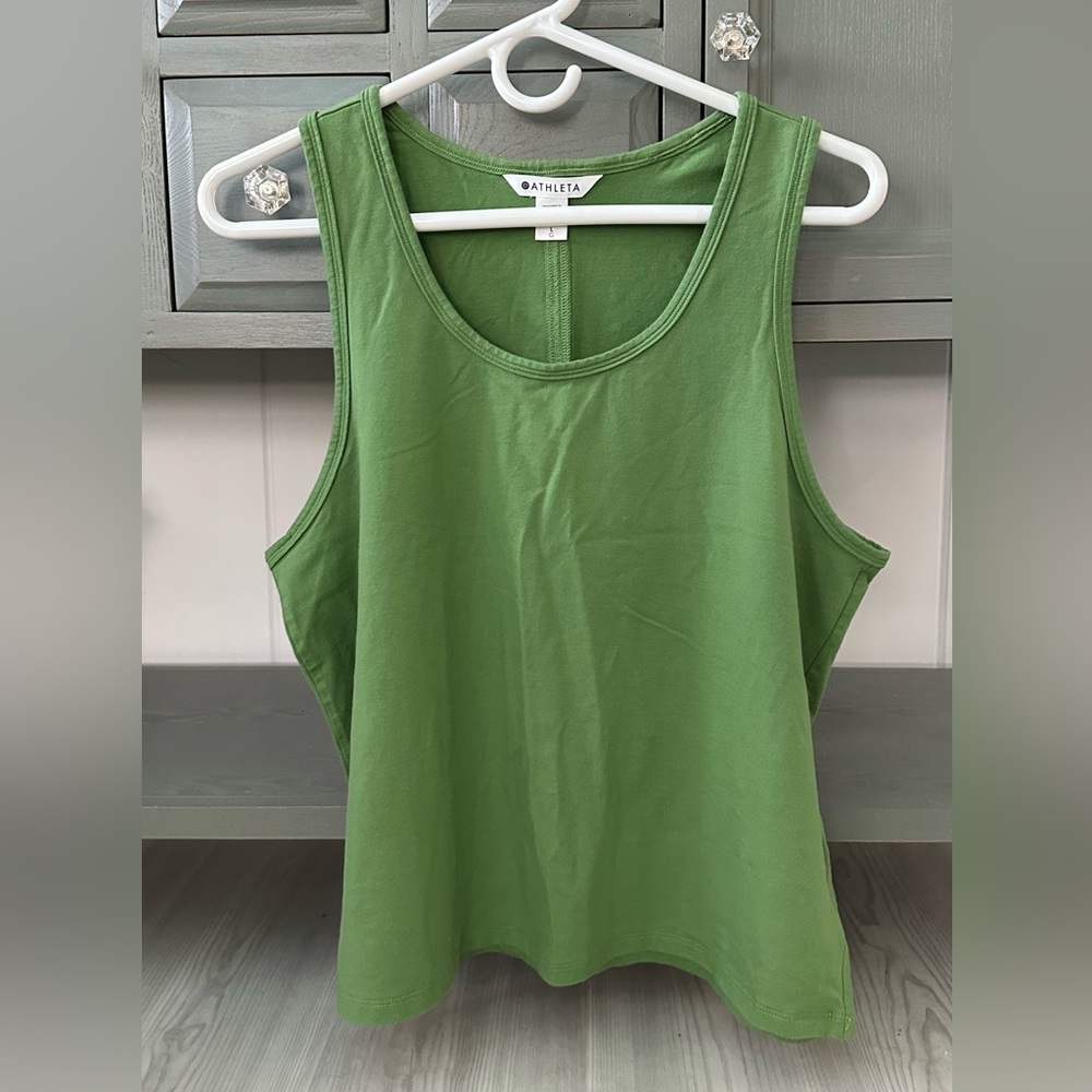 Athleta Essential Tank Top Green Relaxed Size Large EUC